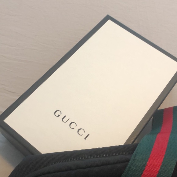 Gucci Black makeup Bag New - Picture 6 of 7